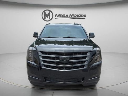 Used 2018 Cadillac Escalade ESV Luxury RWD image 12
