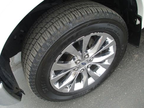 Used 2015 Ford F150 Lariat w/ Equipment Group 502A Luxury image 14