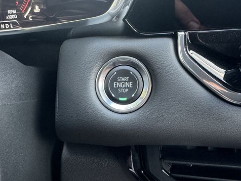 New 2025 GMC Canyon Elevation w/ Convenience Package image 63