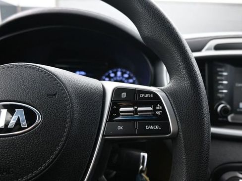 Used 2020 Kia Sorento LX image 16