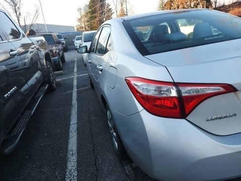 Used 2015 Toyota Corolla LE image 9