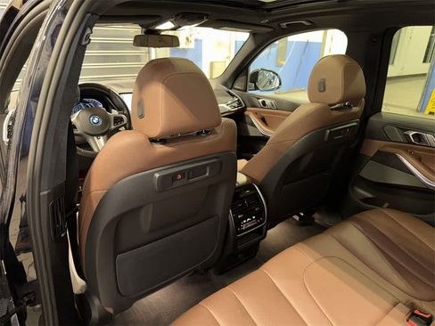 Used 2022 BMW X5 xDrive45e w/ M Sport Package image 30