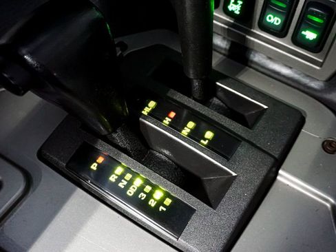 Used 2006 HUMMER H1 4-Door Wagon AWD/4WD image 27
