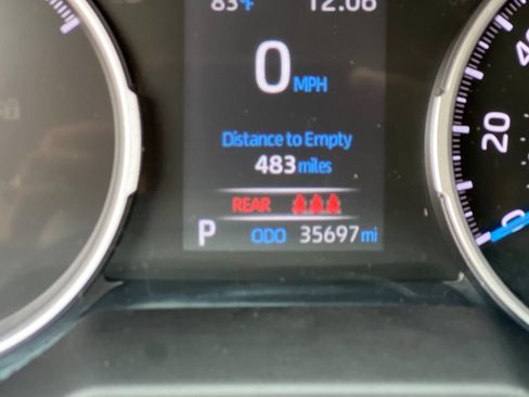 Used 2022 Toyota RAV4 LE AWD/4WD image 26