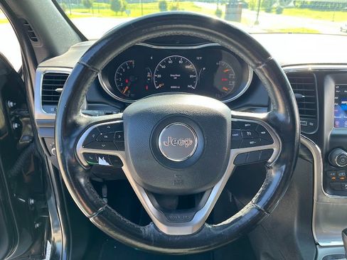 Used 2020 Jeep Grand Cherokee Laredo image 10