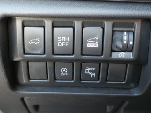 Used 2023 Subaru Forester Premium AWD/4WD image 32