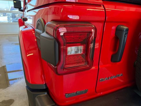 New 2026 Jeep Wrangler Unlimited Sahara AWD/4WD image 9