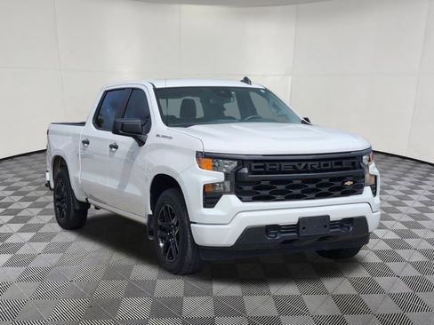 Used 2022 Chevrolet Silverado 1500 Custom image 2