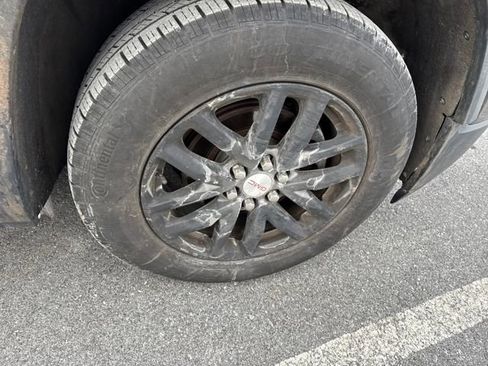 Used 2018 GMC Acadia SLT image 11