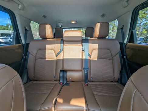 Used 2023 Nissan Pathfinder Platinum w/ Cargo Package image 10