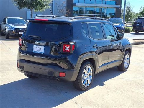 Used 2015 Jeep Renegade Latitude image 4