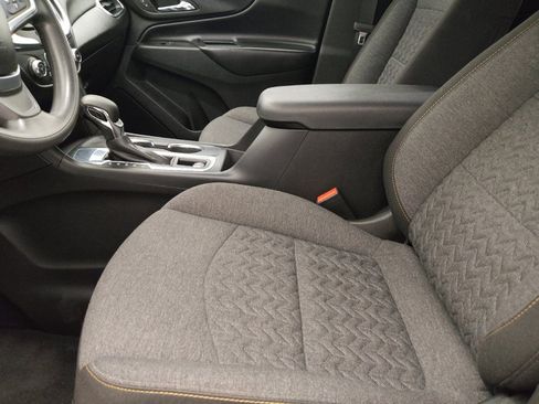 Used 2022 Chevrolet Equinox LT image 17