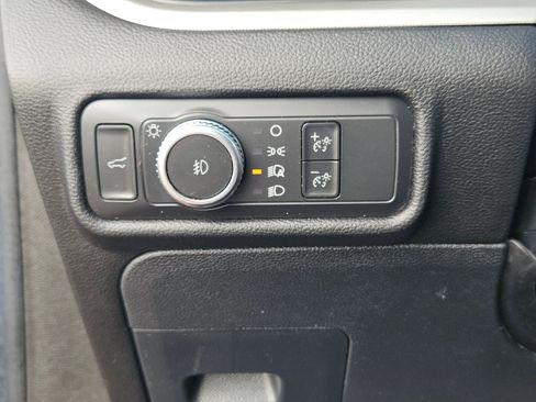 Used 2022 Ford Explorer XLT w/ Equipment Group 202A image 16