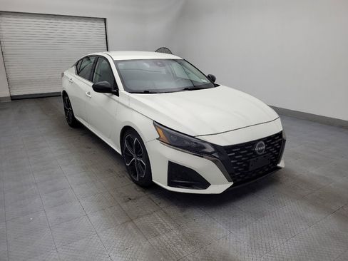 Used 2024 Nissan Altima 2.5 SR image 13