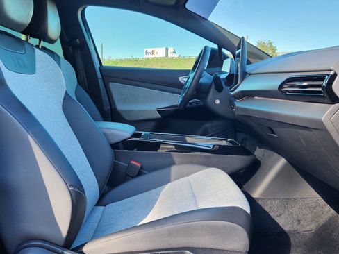 Used 2024 Volkswagen ID.4 Pro image 22