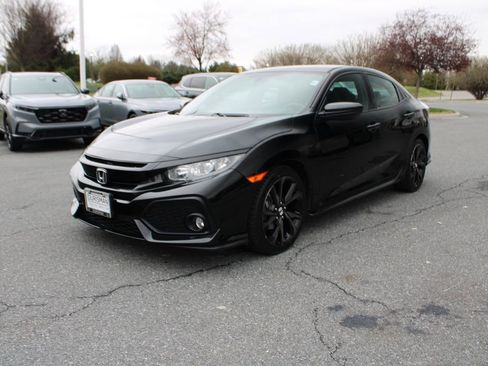 Used 2017 Honda Civic Sport image 5