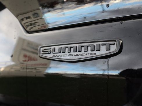 New 2025 Jeep Grand Cherokee Summit w/ Obsidian Package image 34