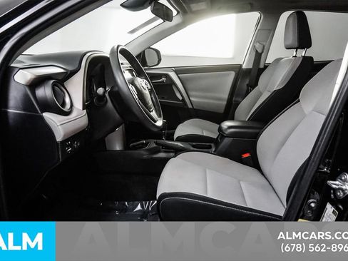 Used 2018 Toyota RAV4 XLE AWD/4WD image 16