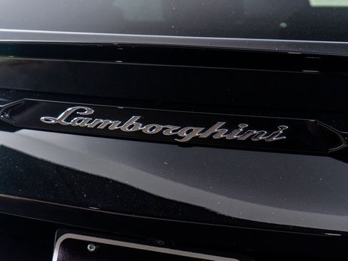 Used 2021 Lamborghini Urus image 14