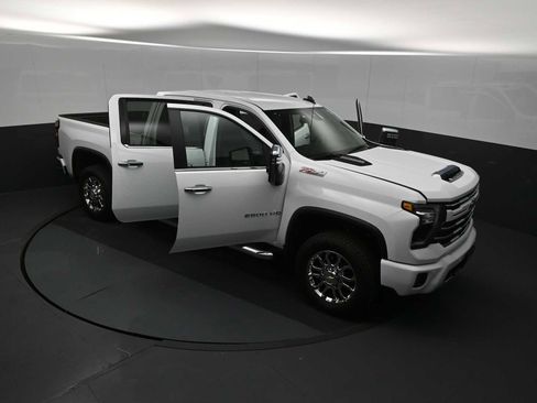 New 2026 Chevrolet Silverado 2500 LT w/ Z71 Chrome Sport Edition AWD/4WD image 30