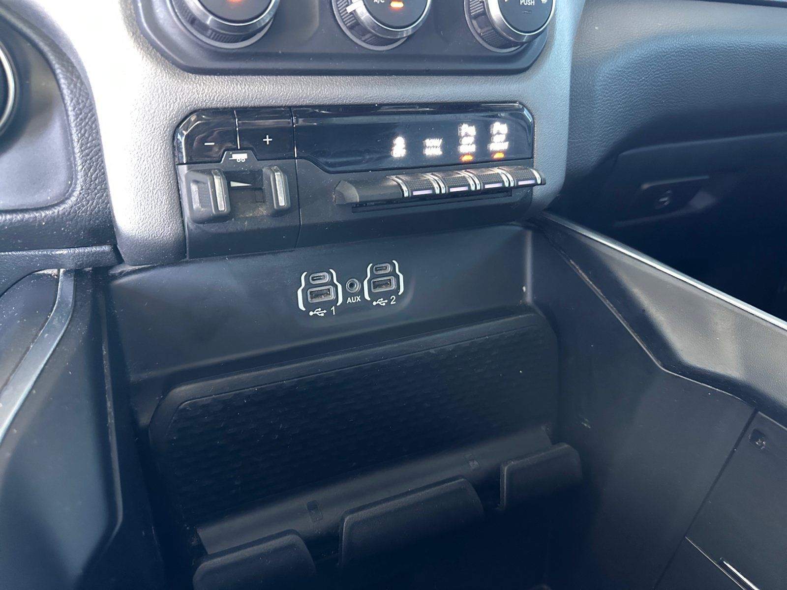 Used 2020 RAM 1500 2WD Crew Cab image 29