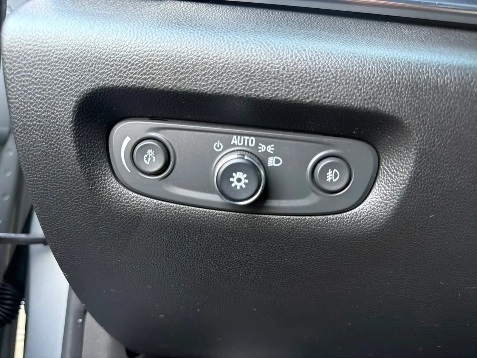 Used 2018 Chevrolet Traverse Premier w/ Redline Edition FWD image 18