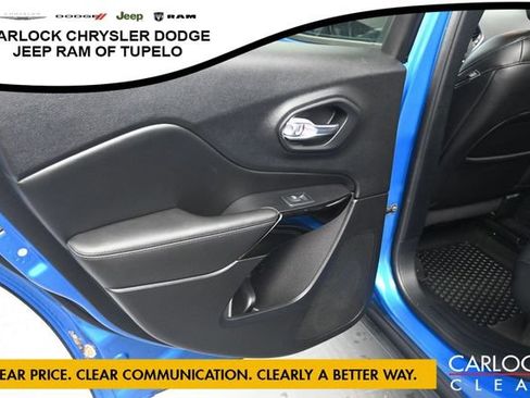 Used 2020 Jeep Cherokee Latitude Plus FWD image 23