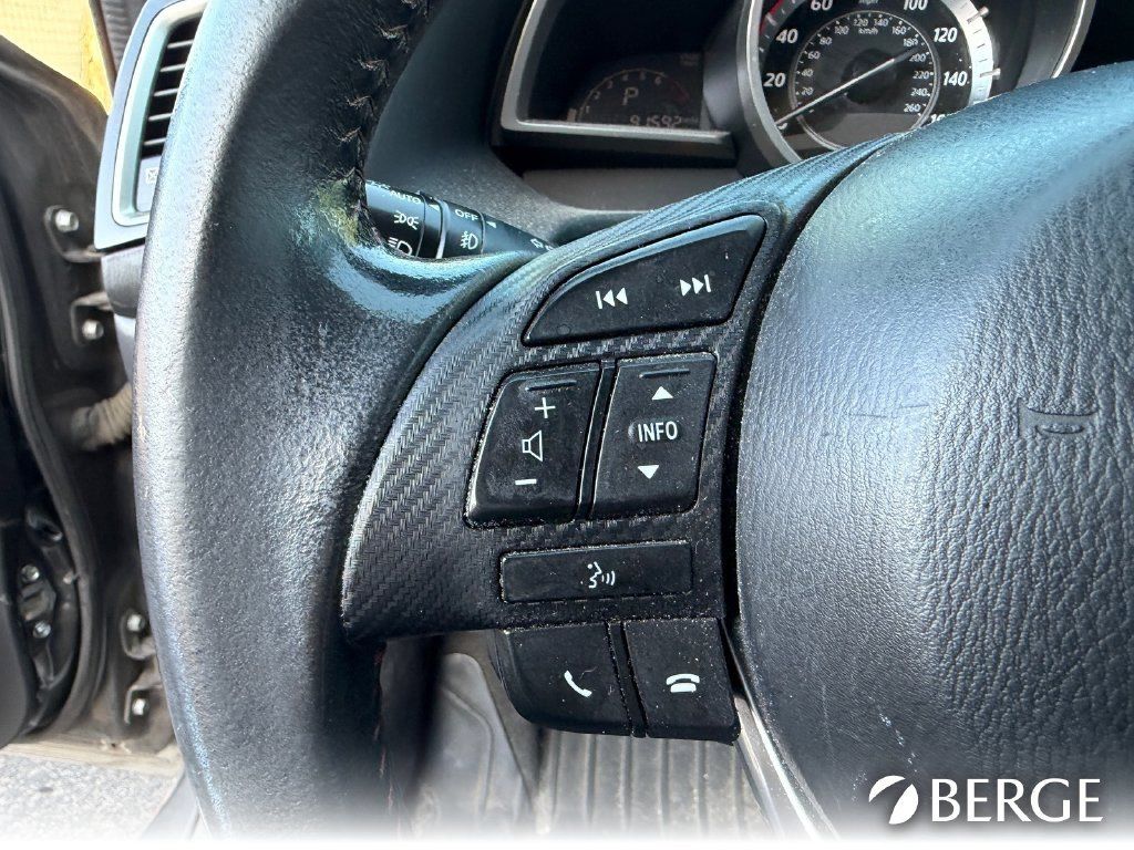 Used 2016 MAZDA MAZDA3 i Touring FWD image 18