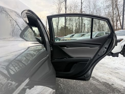 Used 2025 Toyota Camry SE image 32