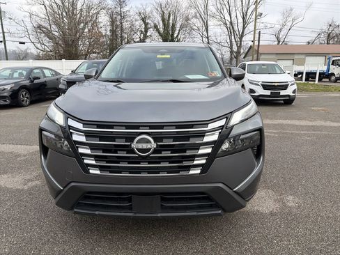 Used 2024 Nissan Rogue SV image 11