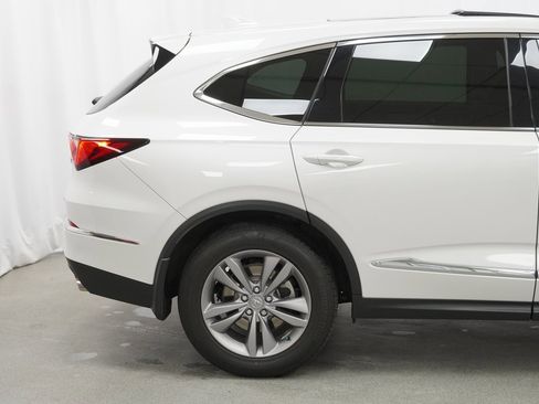 Used 2024 Acura MDX SH-AWD image 9
