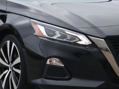 Used 2022 Nissan Altima 2.0 SR image 8