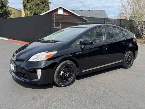 Used 2012 Toyota Prius Three w/ Solar Roof Pkg image 3