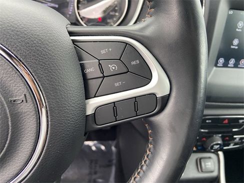 Used 2019 Jeep Compass Latitude image 24