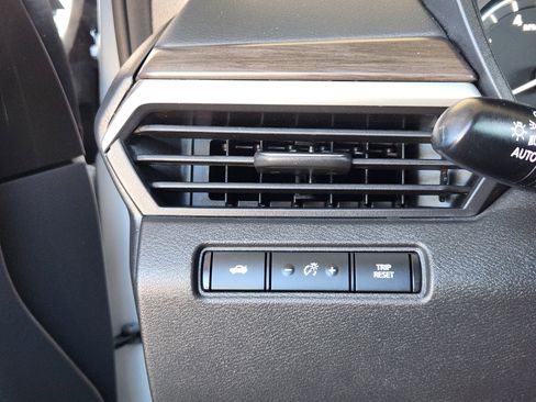 Used 2024 Nissan Altima 2.5 SV image 23