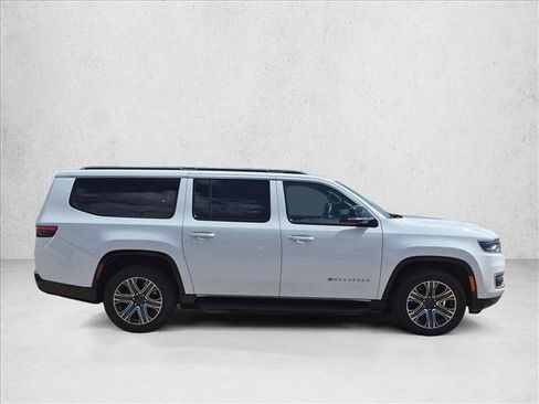 Used 2024 Jeep Wagoneer L Series II RWD image 19