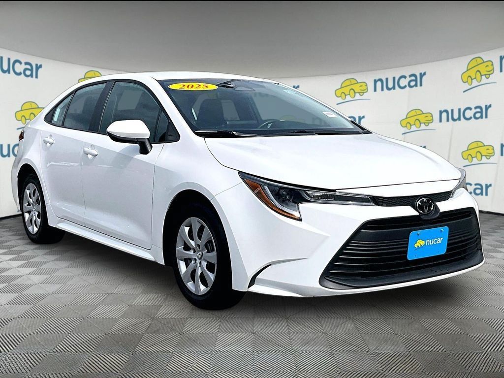 Used 2025 Toyota Corolla LE FWD image 1