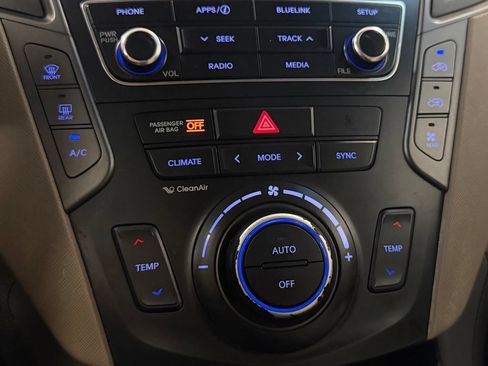 Used 2018 Hyundai Santa Fe SE w/ Cargo Package FWD image 19
