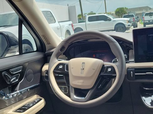 Used 2024 Lincoln Corsair FWD image 14