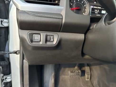 Used 2018 GMC Acadia SLT w/ LPO, Cargo Package image 32