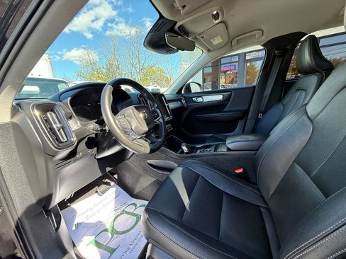 Used 2021 Volvo XC40 T5 Momentum AWD/4WD image 5