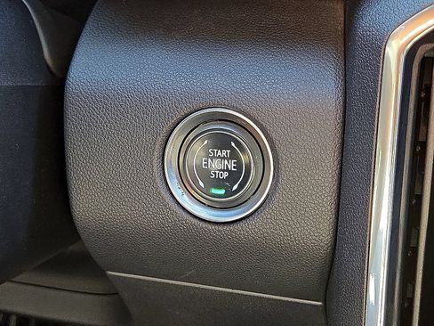Used 2024 GMC Acadia Elevation w/ Luxury Package FWD image 33