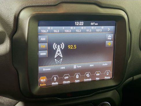 Used 2018 Jeep Renegade Trailhawk w/ UConnect 8.4 Nav Group AWD/4WD image 14