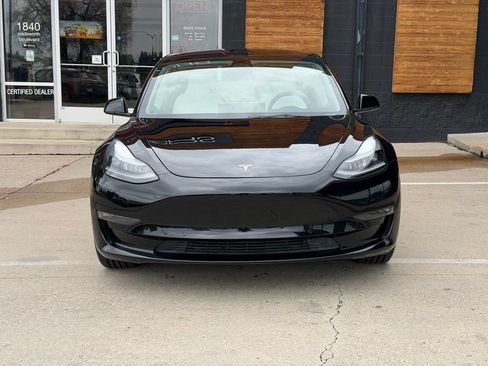 Used 2022 Tesla Model 3 Long Range AWD/4WD image 7
