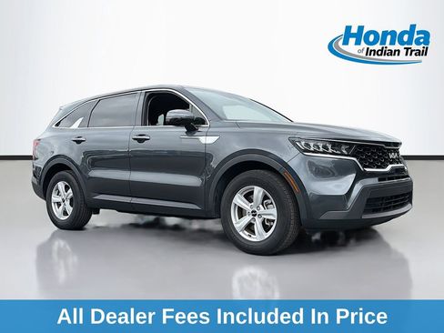 Used 2023 Kia Sorento LX FWD image 1