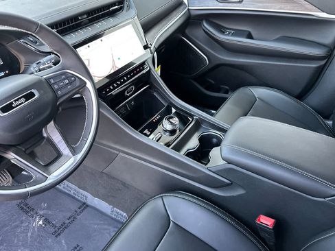 New 2026 Jeep Grand Cherokee Limited AWD/4WD image 11