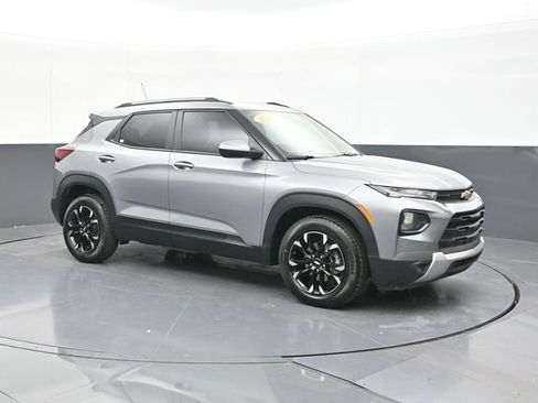Used 2023 Chevrolet TrailBlazer LT FWD image 18