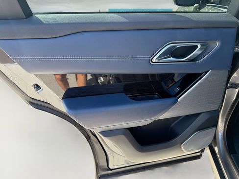 Used 2019 Land Rover Range Rover Velar R-Dynamic SE image 26
