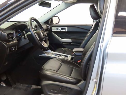Used 2023 Ford Explorer Limited image 15
