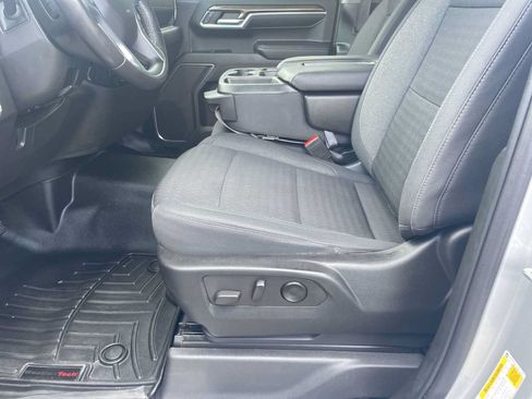 Used 2022 Chevrolet Silverado 1500 LT AWD/4WD image 10